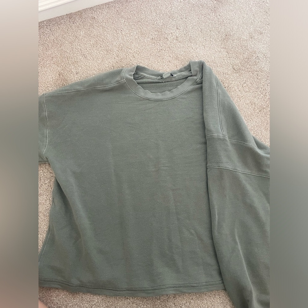 American Eagle flowy long sleeve